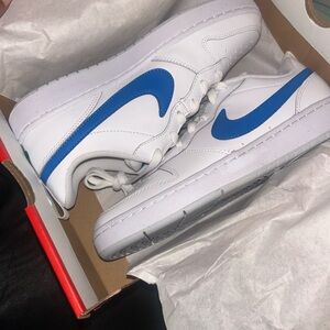 Nike Court Borough Low 2 (GS) in White and Blue